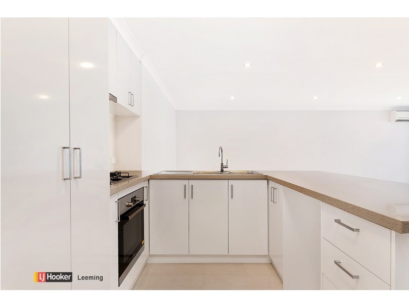 8/90 West Churchill Avenue, Munster WA 6166