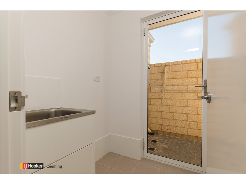 8/90 West Churchill Avenue, Munster WA 6166