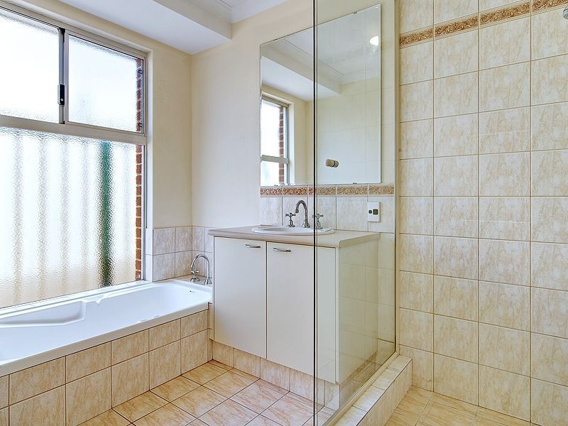 3 Village Lane, Success WA 6164