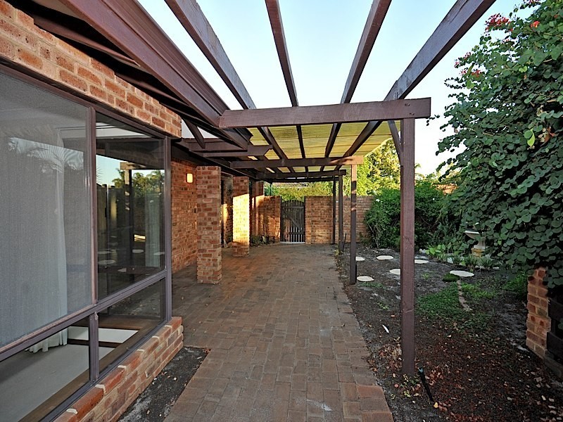 16A Fifth Avenue, Rossmoyne WA 6148