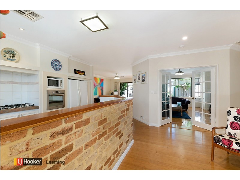 15 Laguna Green, Jandakot WA 6164