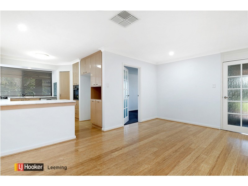 7 Howlett Place, Leeming WA 6149