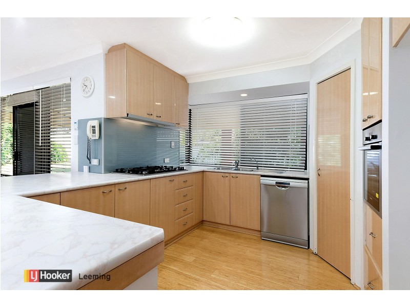 7 Howlett Place, Leeming WA 6149