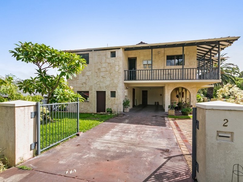 2 Blain Court, Leeming WA 6149