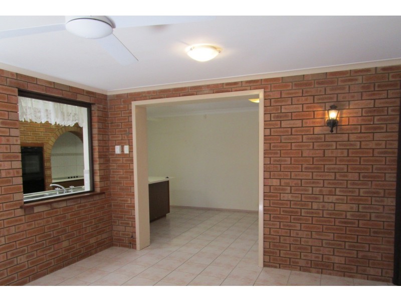 50 Greenway Avenue, Thornlie WA 6108