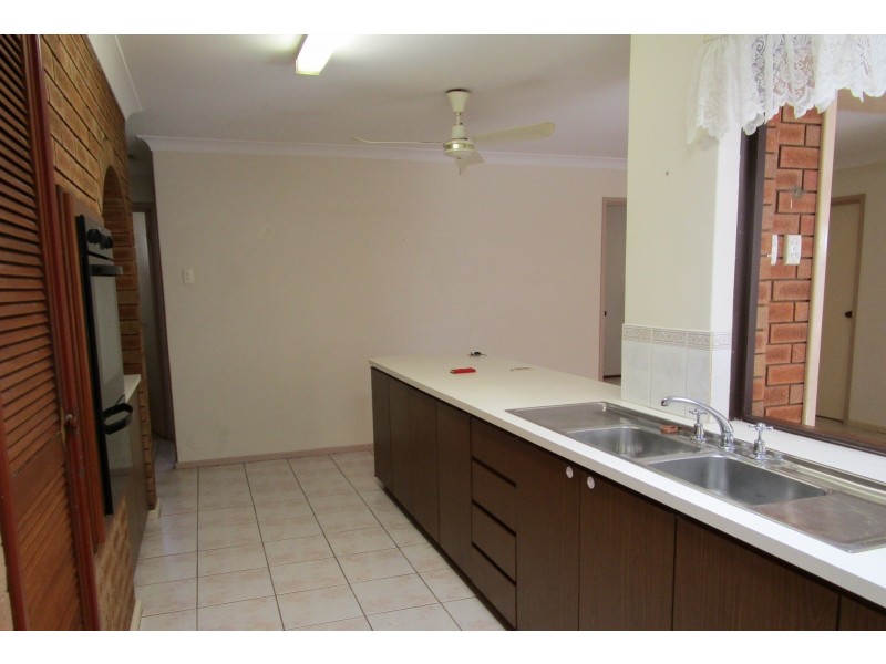 50 Greenway Avenue, Thornlie WA 6108