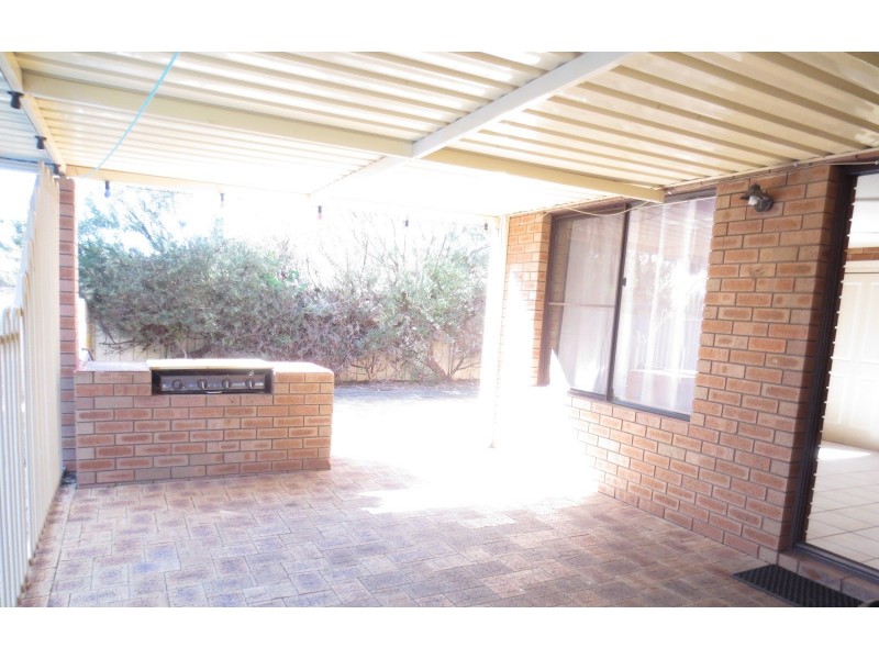 50 Greenway Avenue, Thornlie WA 6108