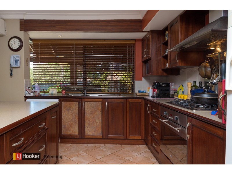 3 Rae Place, Leeming WA 6149