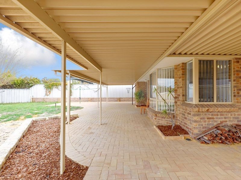 89 Bolderwood Drive, South Lake WA 6164