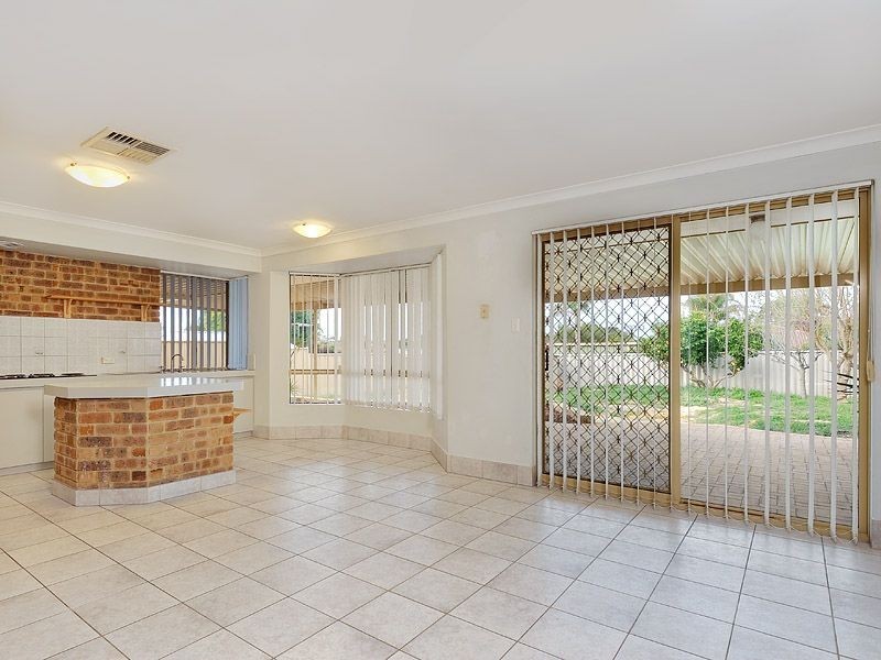 89 Bolderwood Drive, South Lake WA 6164