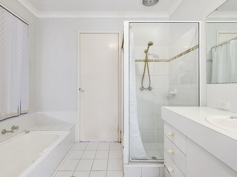 89 Bolderwood Drive, South Lake WA 6164