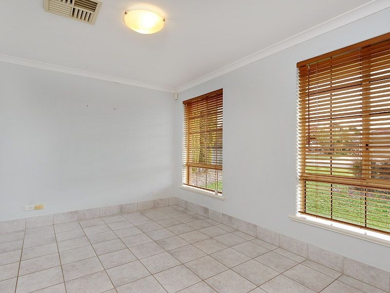 89 Bolderwood Drive, South Lake WA 6164