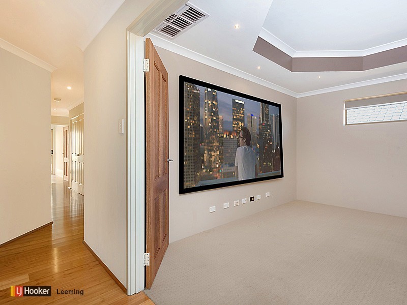 51 Peregrine Circle, Beeliar WA 6164