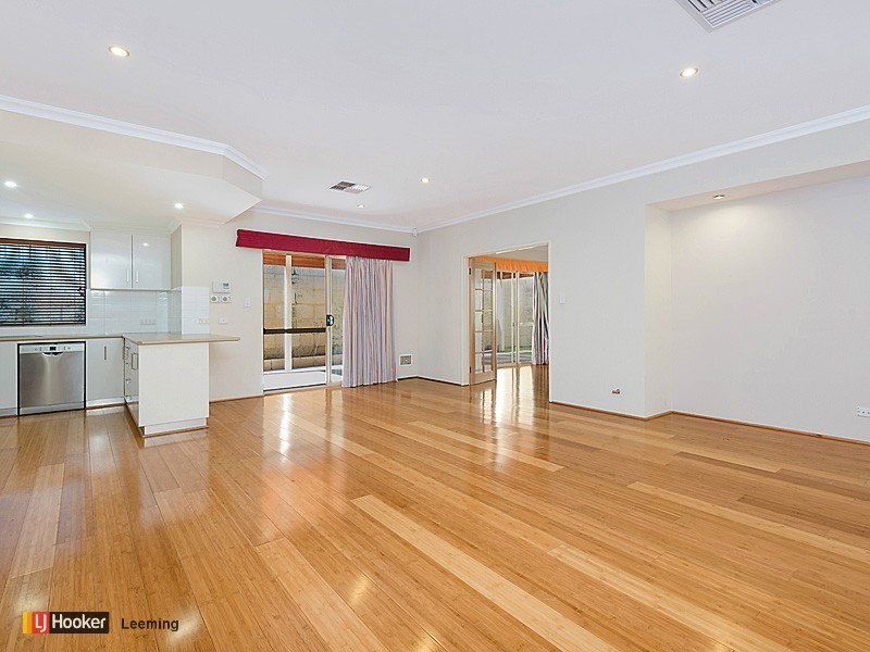 51 Peregrine Circle, Beeliar WA 6164