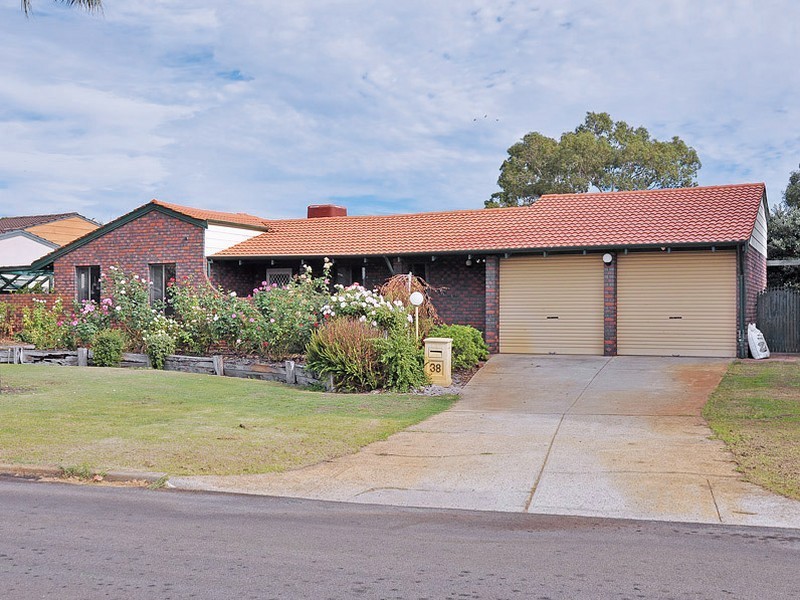 38 Nicholls Crescent, Bull Creek WA 6149