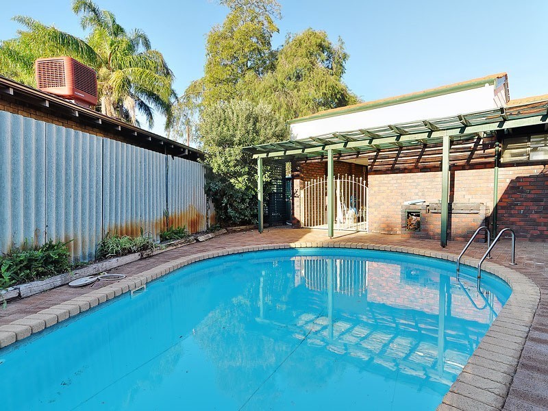 38 Nicholls Crescent, Bull Creek WA 6149