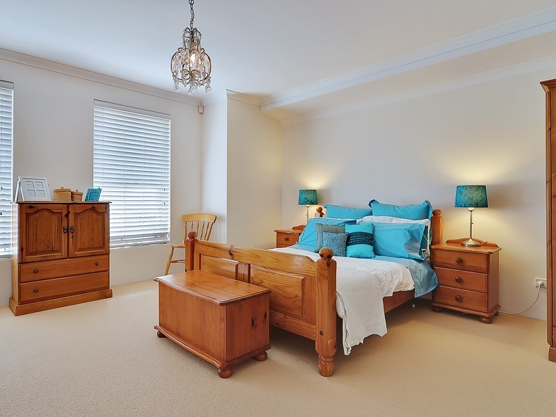 19 Astroloma Drive, Success WA 6164