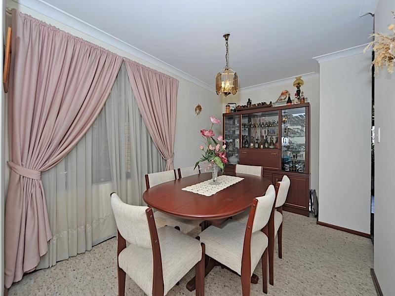 13 Mifflin Place, Leeming WA 6149
