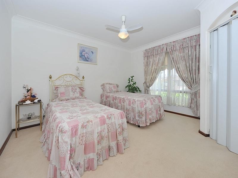 13 Mifflin Place, Leeming WA 6149