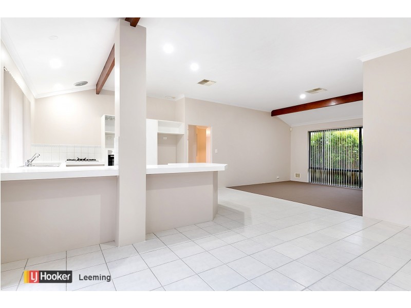 5 Jenniphur Court, Atwell WA 6164