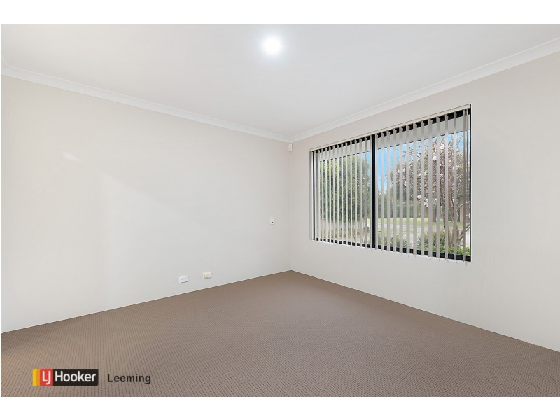 5 Jenniphur Court, Atwell WA 6164