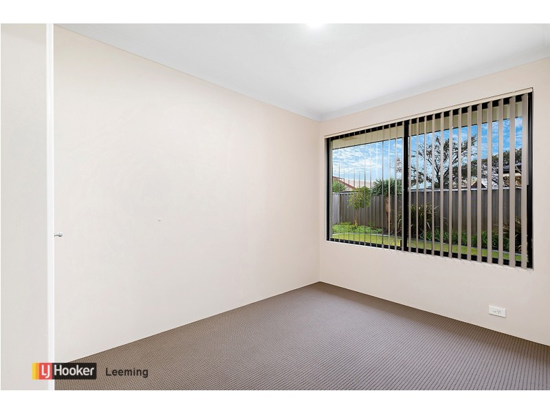 5 Jenniphur Court, Atwell WA 6164
