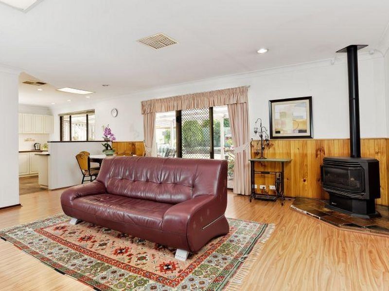 48 Earnshaw Loop, Leeming WA 6149