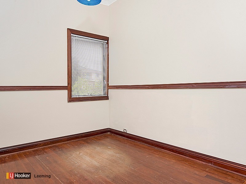 466 Riverton Drive East, Riverton WA 6148