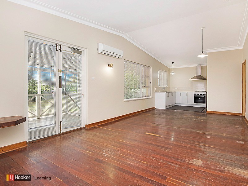 466 Riverton Drive East, Riverton WA 6148