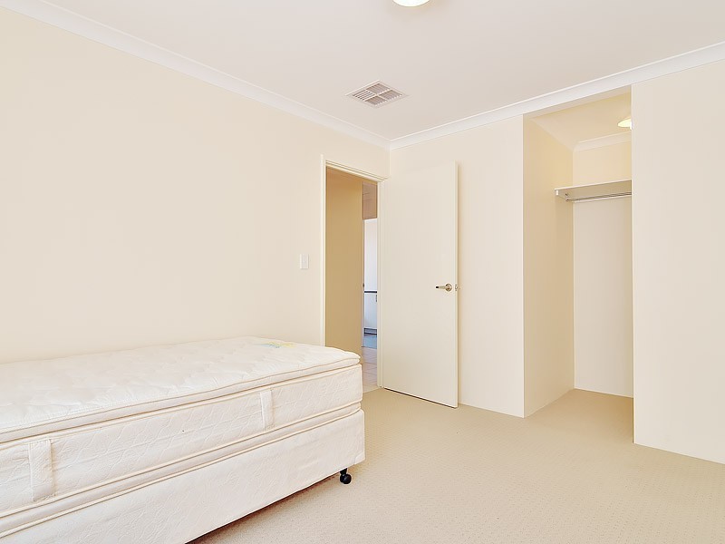 2 Wedgetail Crescent, Success WA 6164