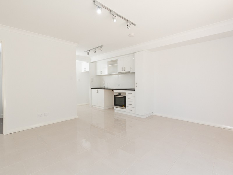 2/12 Westralia Gardens, Rockingham WA 6168