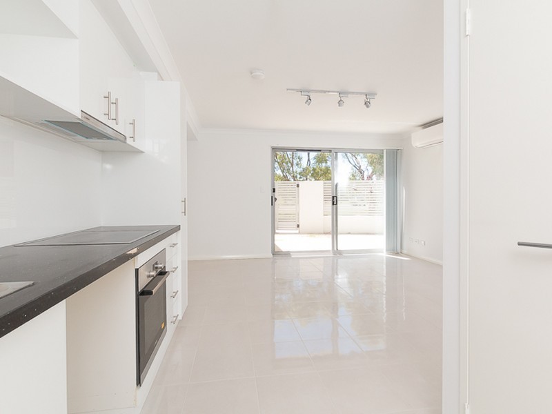2/12 Westralia Gardens, Rockingham WA 6168