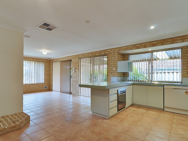 9 Brooke Gardens, Bateman WA 6150