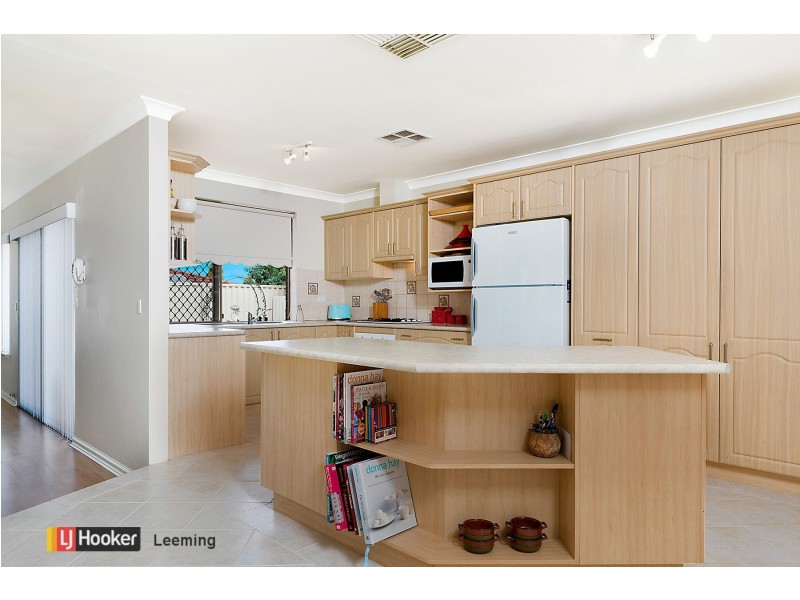 10 Beckley Circle, Leeming WA 6149