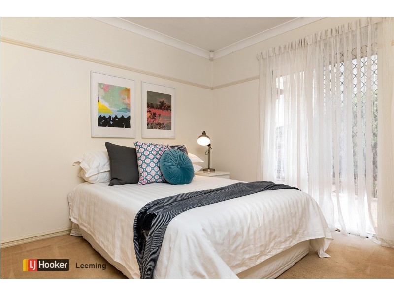 10 Beckley Circle, Leeming WA 6149