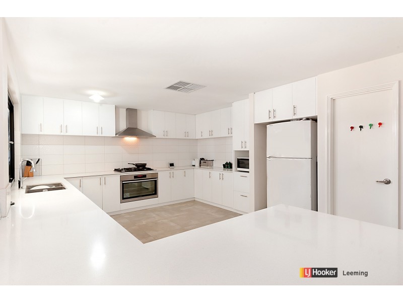 69 Villatella Gardens, Piara Waters WA 6112