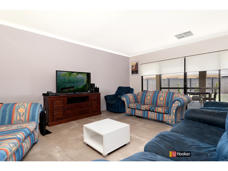 69 Villatella Gardens, Piara Waters WA 6112