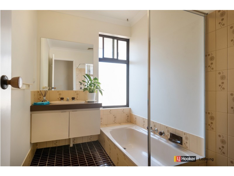 16 London Way, Bateman WA 6150