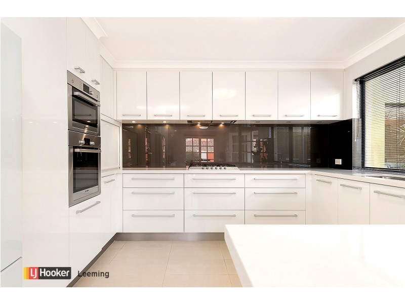 7 Peak Court, Leeming WA 6149