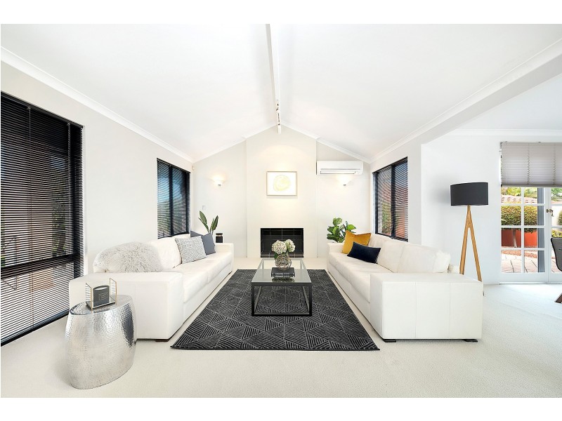 7 Peak Court, Leeming WA 6149