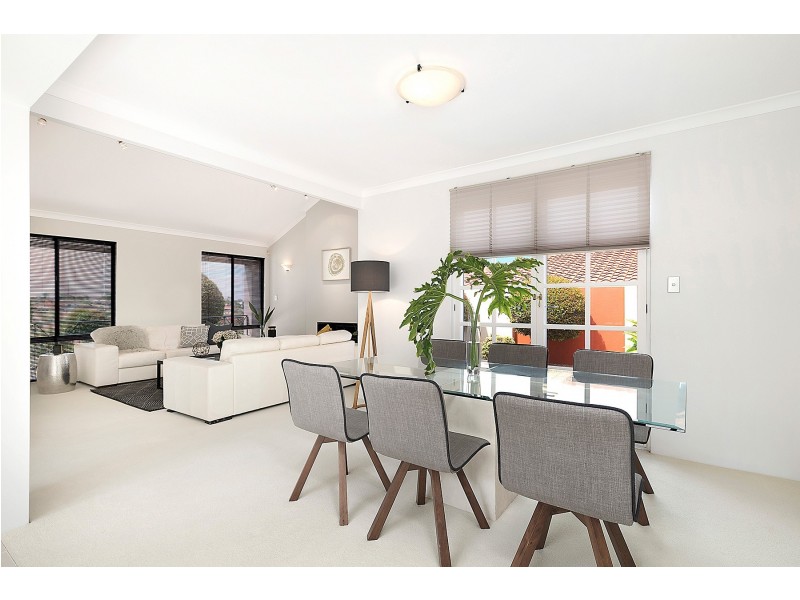 7 Peak Court, Leeming WA 6149