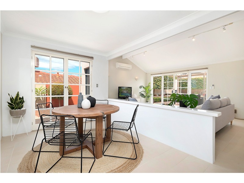 7 Peak Court, Leeming WA 6149