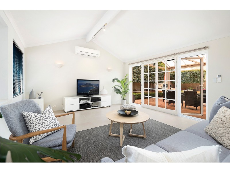 7 Peak Court, Leeming WA 6149