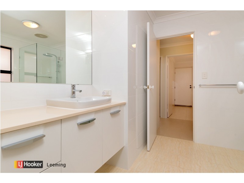 7 Peak Court, Leeming WA 6149