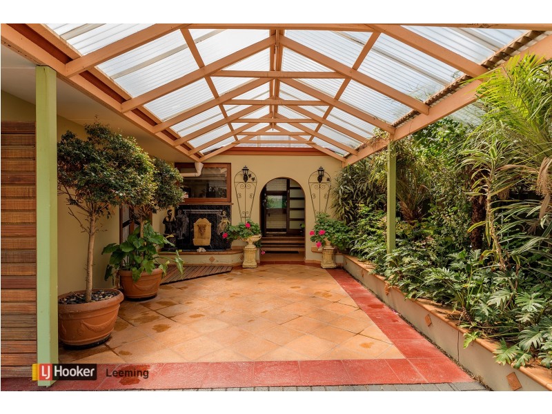 27 Matthew Avenue, Leeming WA 6149