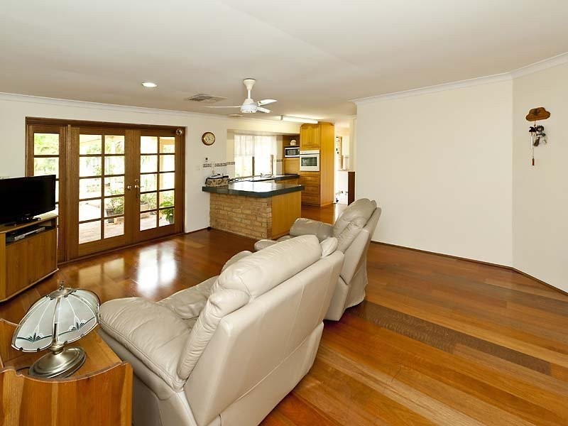 15 Macquarie Way, Willetton WA 6155