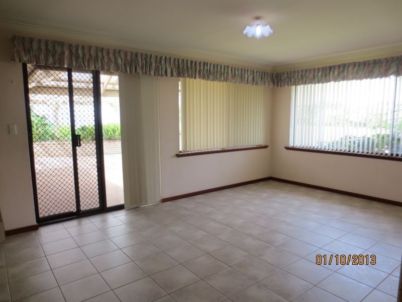 38 Broadbent Loop, Leeming WA 6149