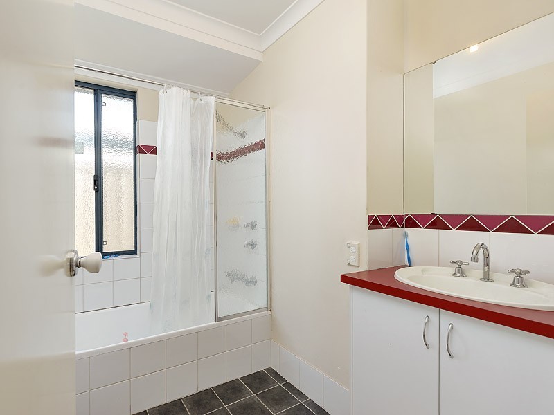 35 Bronzewing Street, Huntingdale WA 6110