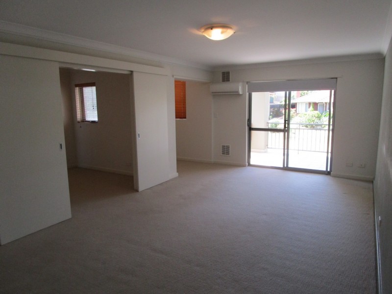 11/15 Rosalind Way, Coolbellup WA 6163