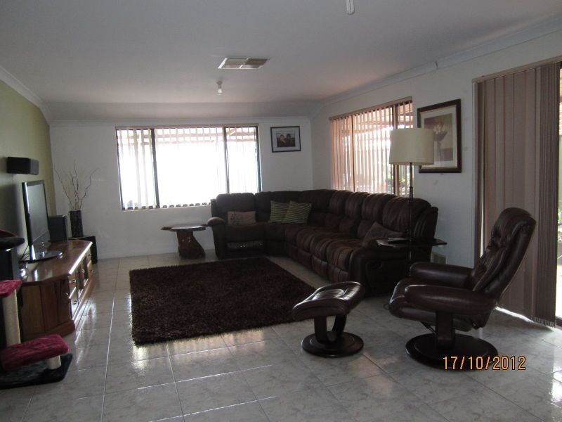 27 Lombe Gardens, Atwell WA 6164
